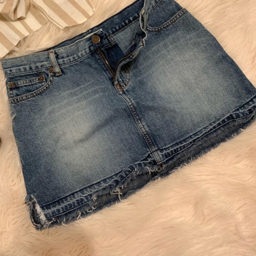 🎃 Abercrombie and Fitch mini Jean skirt frayed - Picture 1 of 8